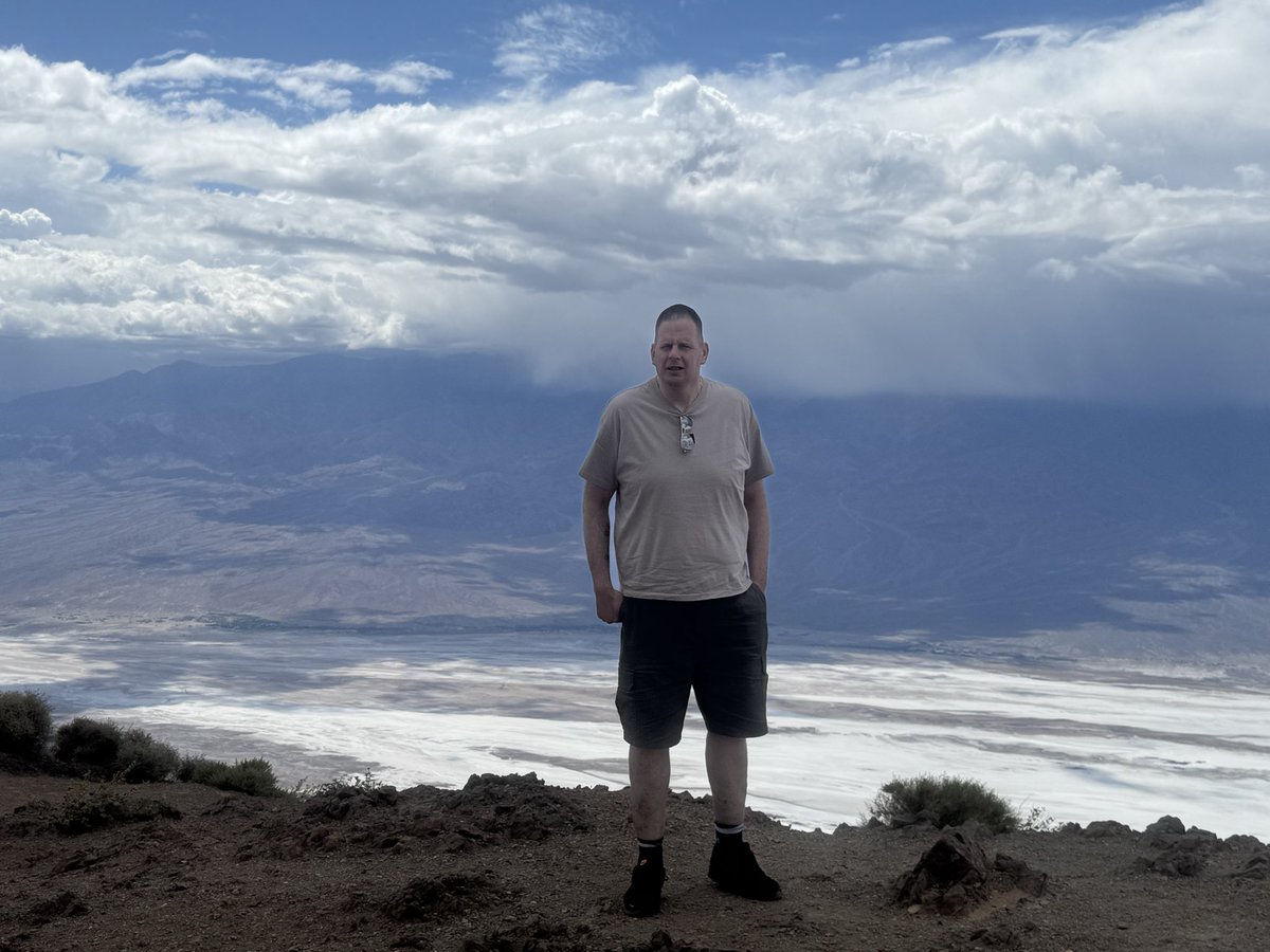 Aaron Vine tweet media