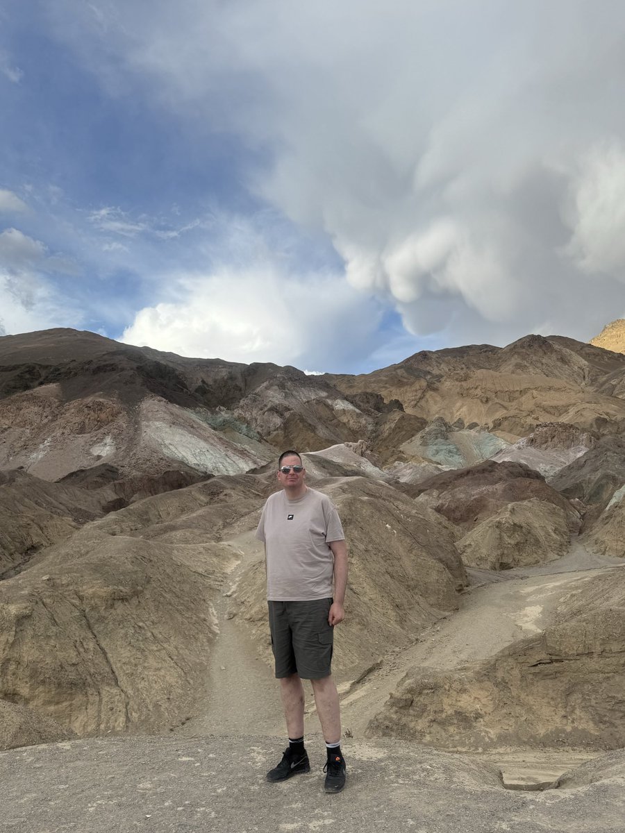 Aaron Vine tweet media