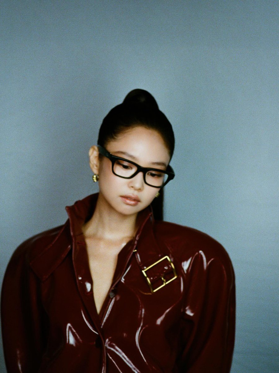 JennieDCGallery's tweet image. 260422 #JENNIE IG Update

jennie X @.raybanmeta @.rayban
Campaign by @.jordan_hemingway