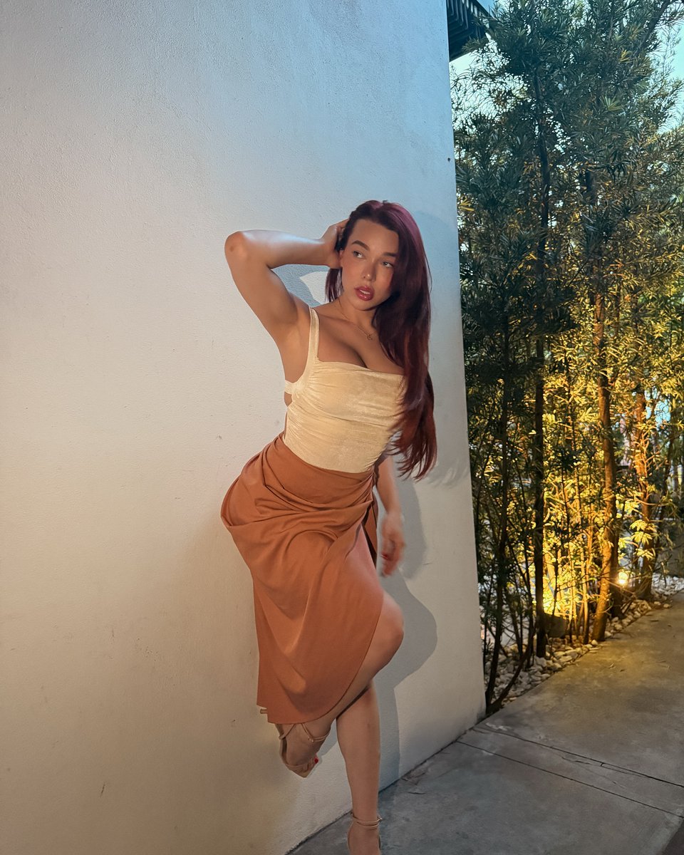 Emma🌹 BDAY FEB 19 tweet media