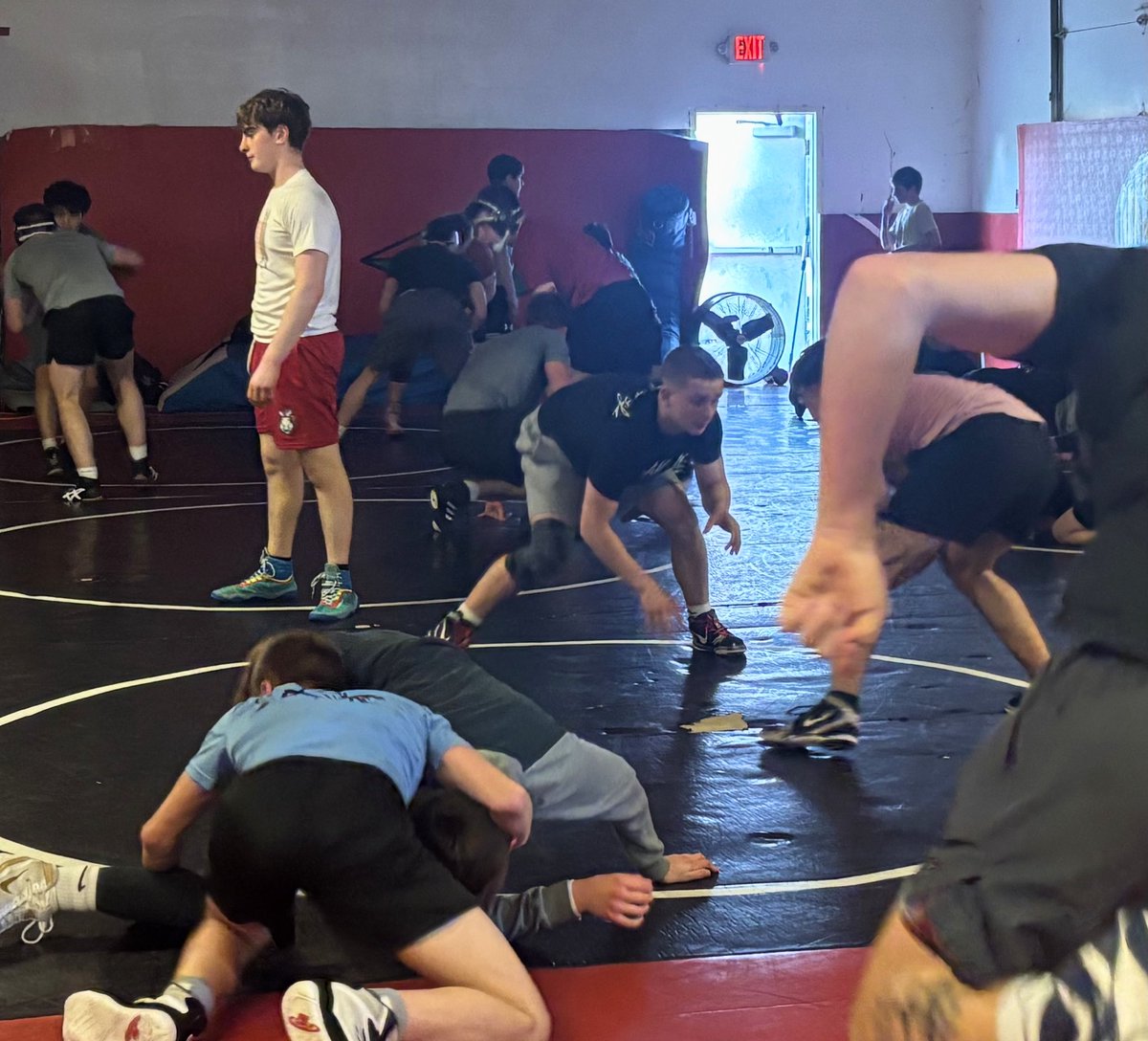 LCarson3322's tweet photo. You don’t get better on match day - You get better at practice #wrestling #pawrestling #gladiatorswrestling https://t.co/GTFHYnTxtr