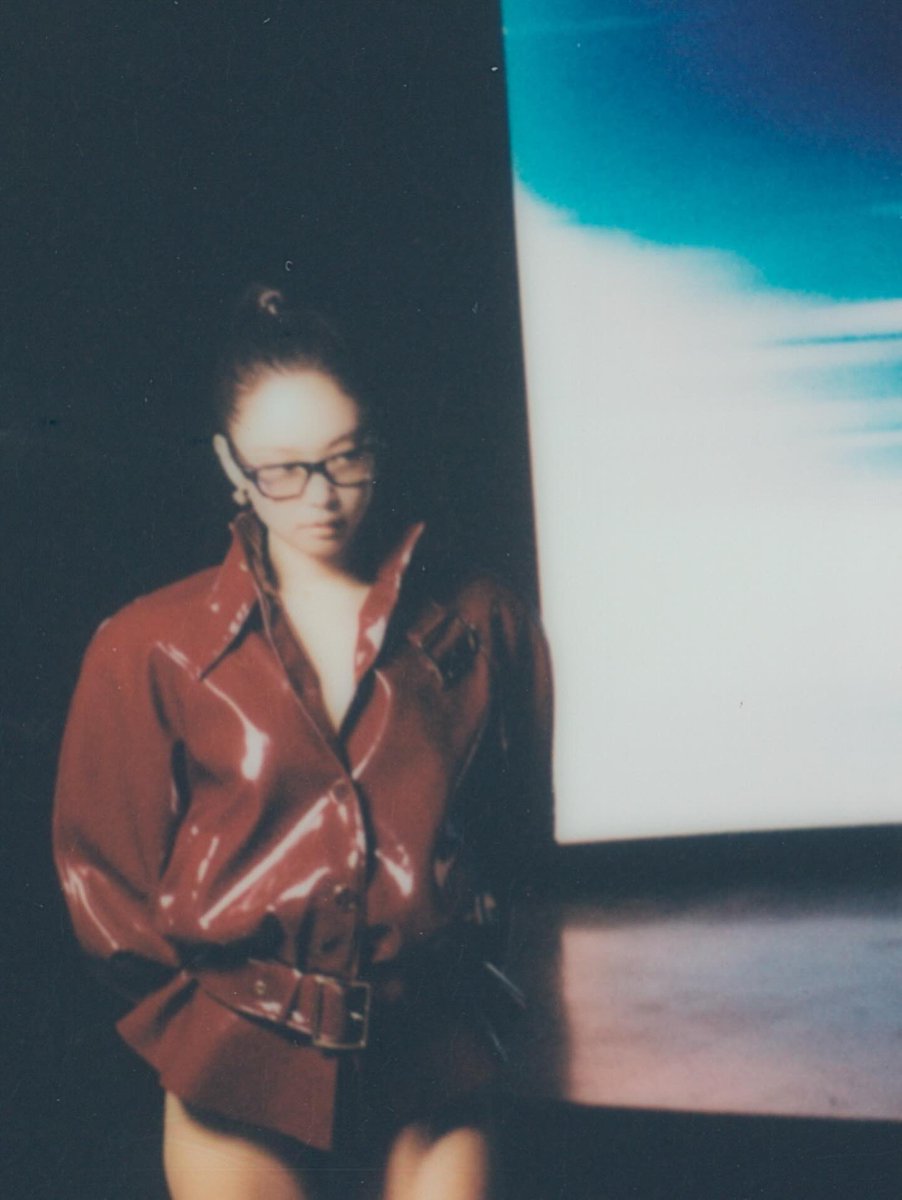 JennieDCGallery's tweet image. 260422 #JENNIE IG Update

jennie X @.raybanmeta @.rayban
Campaign by @.jordan_hemingway