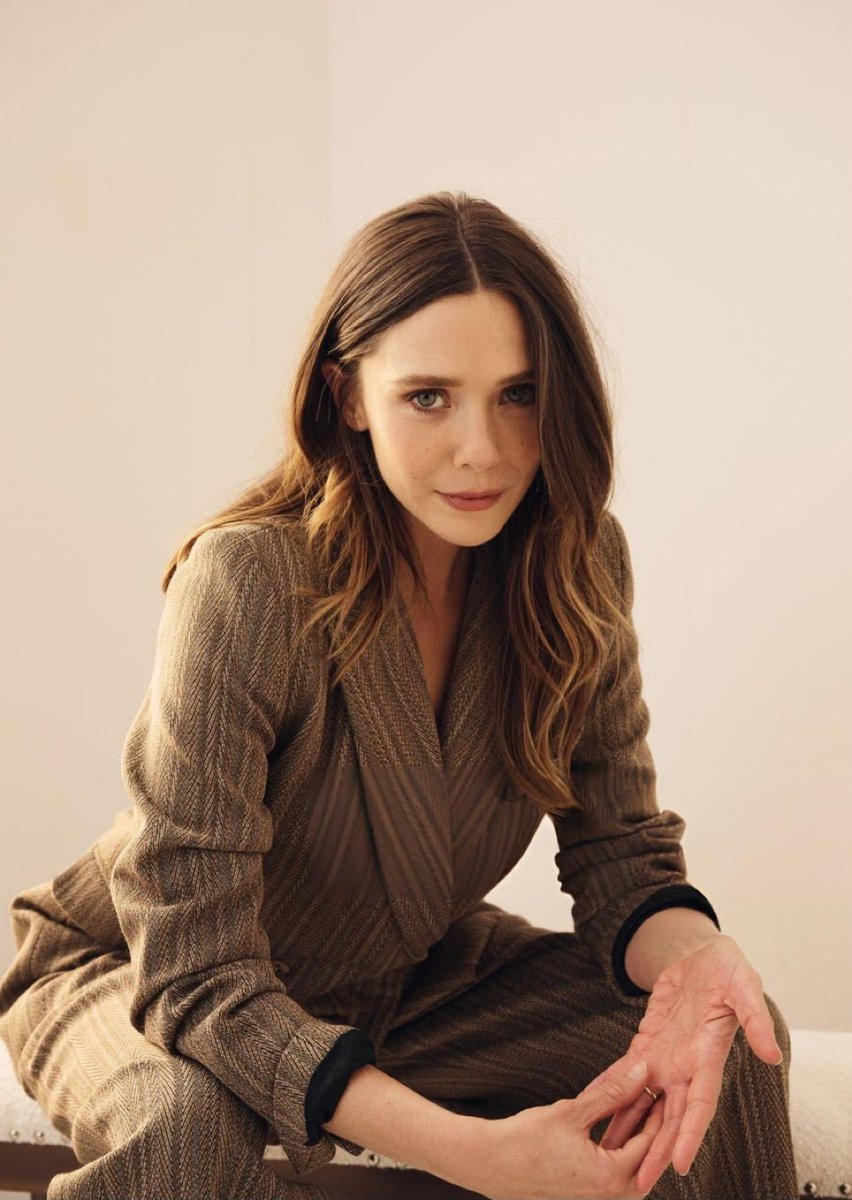 Elizabeth Olsen Access tweet media