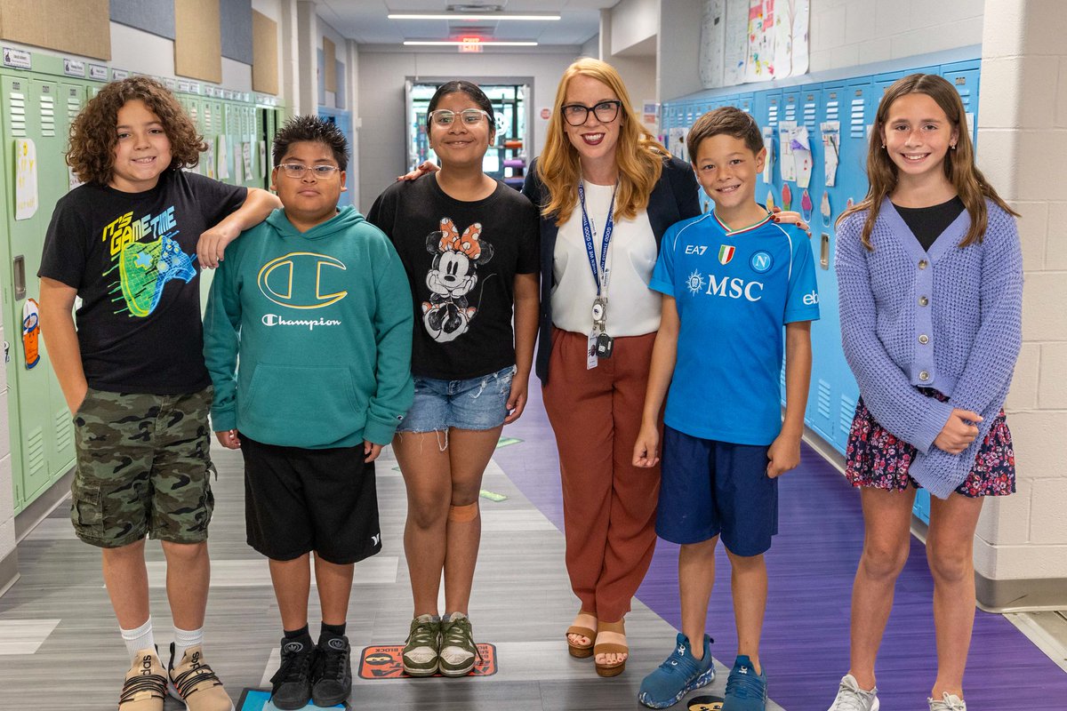 Elmhurst CUSD 205 tweet media