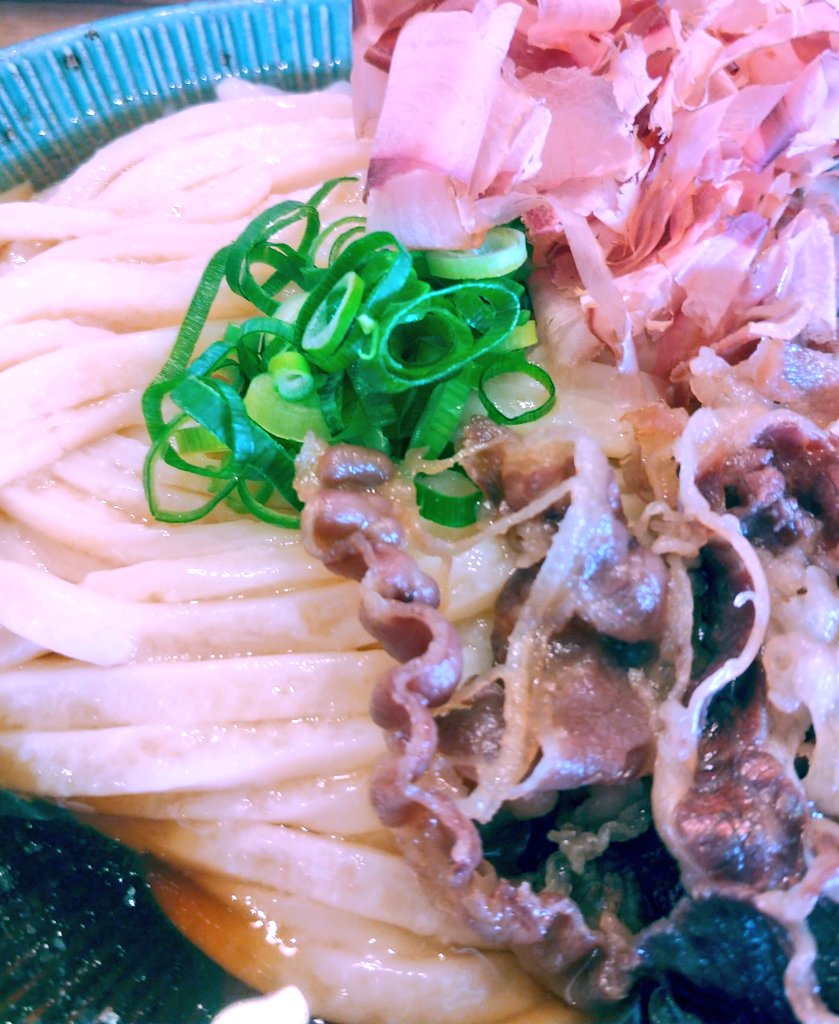 akahige2's tweet photo. 普段並んでるから入れないけど水曜日たがらかな？珍しく空いてた
ゴムって人もいると思うけど昔ながらの太麺が讃岐らしくていい https://t.co/28PHWYbwux