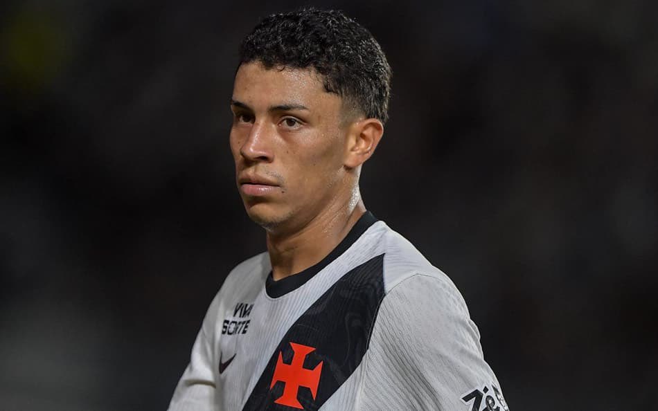 Banalizamos a nossa camisa 10. Essa é a verdade. Não dá pra camisa de Dinamite estar nesse cara.
