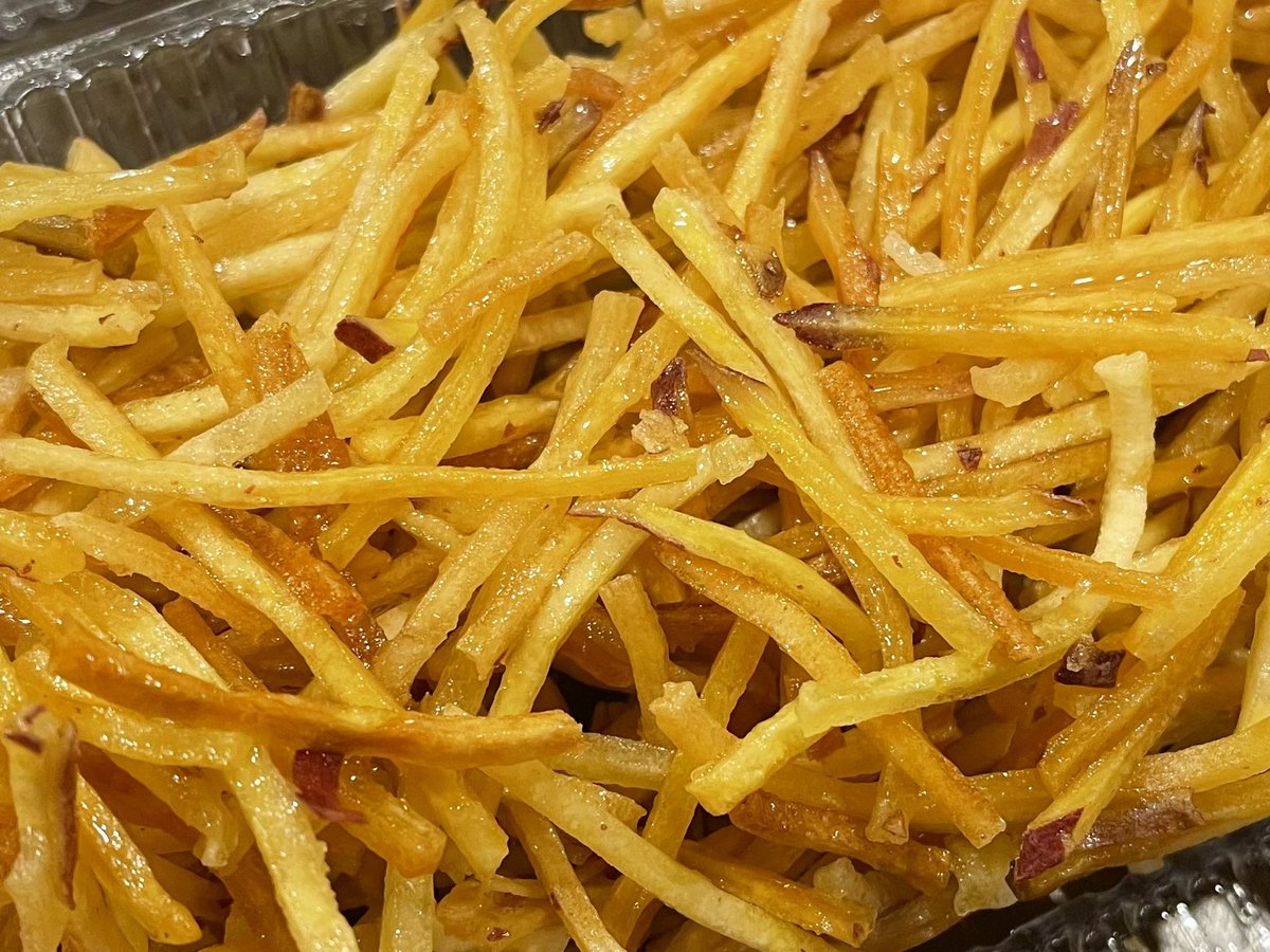 ２日間みっちり冨士原あやさんとDUOのリハーサルでした♪毎回着実にブラッシュアップしていくのが楽しく、幻の芋けんぴと共に幸せな音楽時間💕大好きな素晴らしい名作ばかりで、弾くたび作品たちにただただ脱帽。5/6は是非ぜひ徳島に聴きにいらしてください✨5/5はみっちり一日中お勉強会もあります！