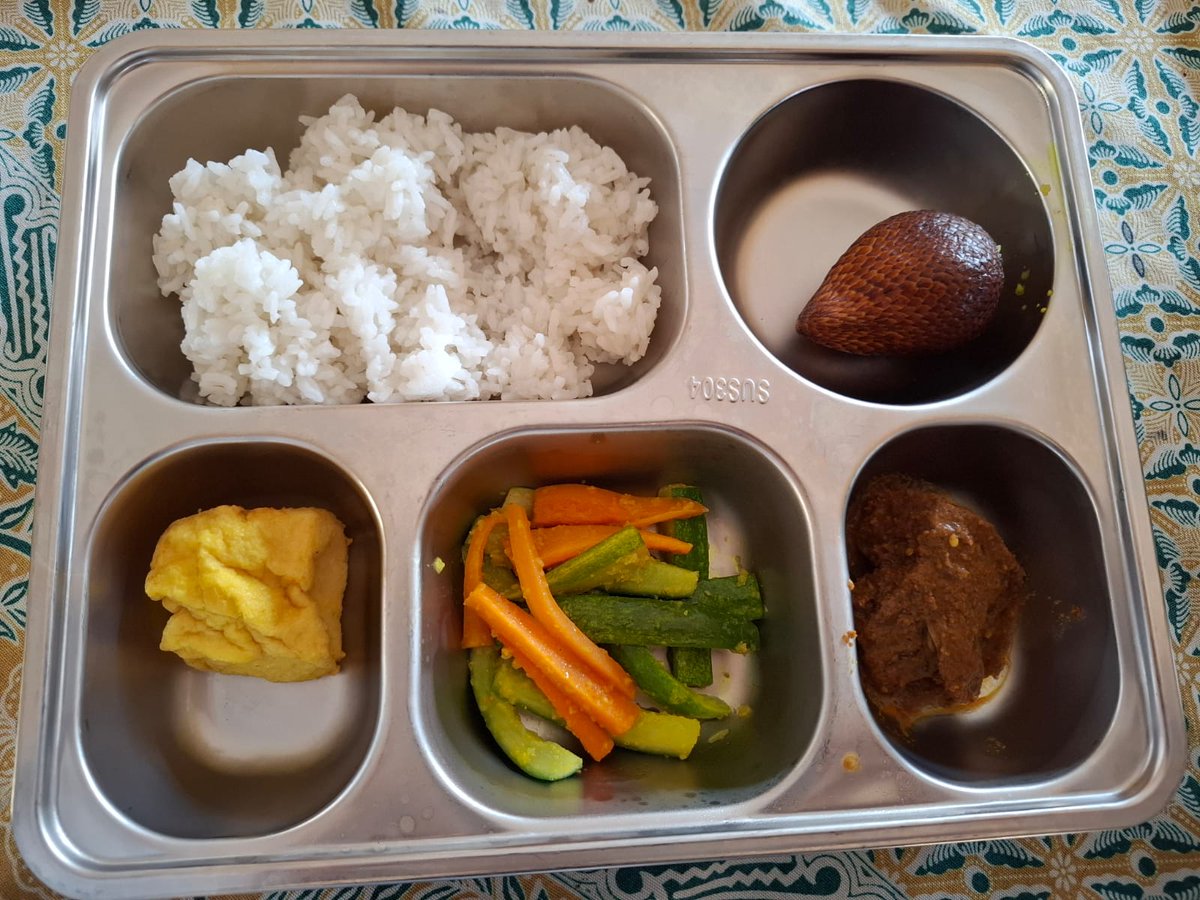 Dosen Kesayanganmu tweet media