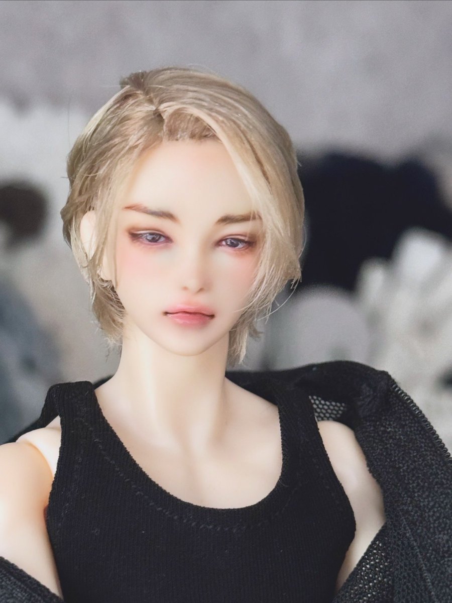 halr.yo_doll tweet media