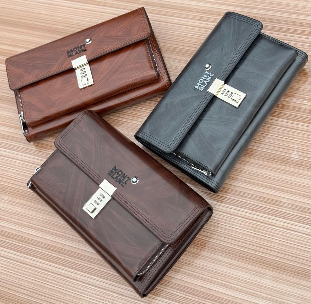 SamuelO51371094's tweet image. Men’s bag 
Classic 
400 cedis 
Contact: 0545398578

#classic 
#fyt #ghmedia 
#brothersister