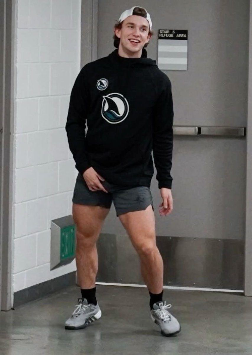 Male Central tweet media