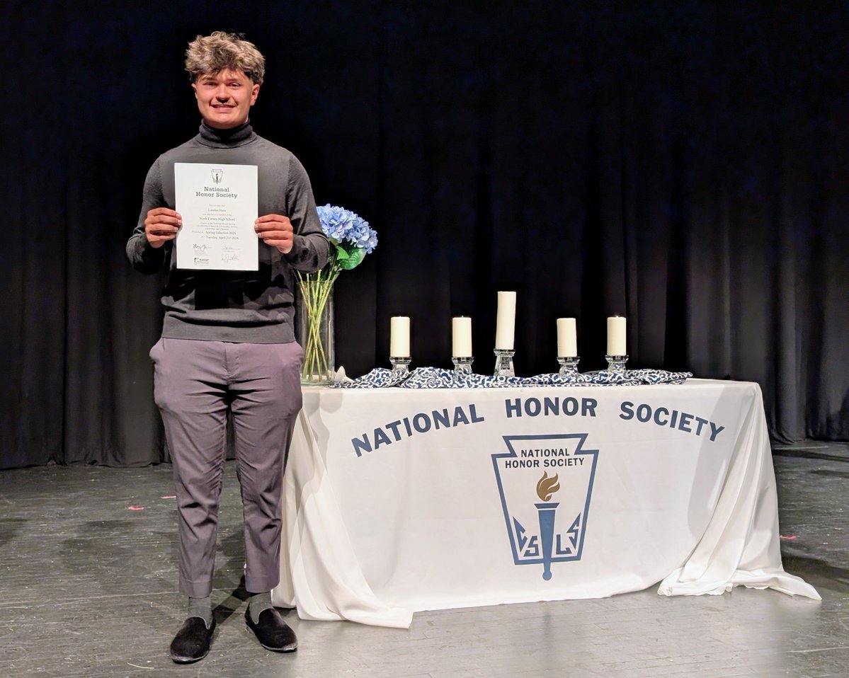 jayson_hess's tweet image. 2026 NF National Honor Society!!!! Proud Papa!!!!!! #scholarathelete #NHS @NFHS_TrueNorth @CoachShavers @Coachaj_jordan @the