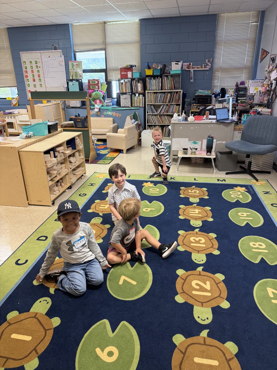 HPointPrincipal's tweet photo. New Student Round-Up was a huge success! We loved welcoming all of our new scholars and their families, and the excitement for the upcoming school year is already building. We can’t wait for an amazing year ahead!
#ElevatingExcellence @alexbatesedu https://t.co/ptQ5Al5bH8