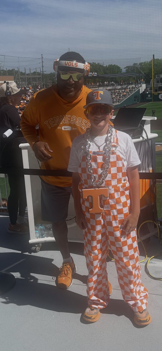 gregnesbitt11's tweet photo. @ChristinaTippen Brody would love the gloves. He’s 11. https://t.co/SbLUWscIMQ