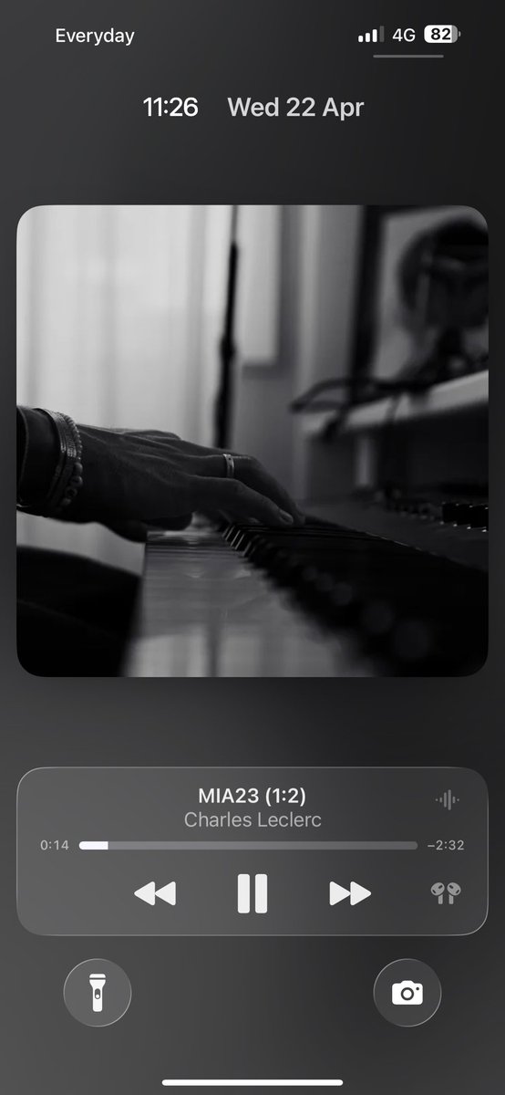 when i’m walking to the station trying to get hyped for my uni test abt this plays so i shut my eyes and finally feel at peace