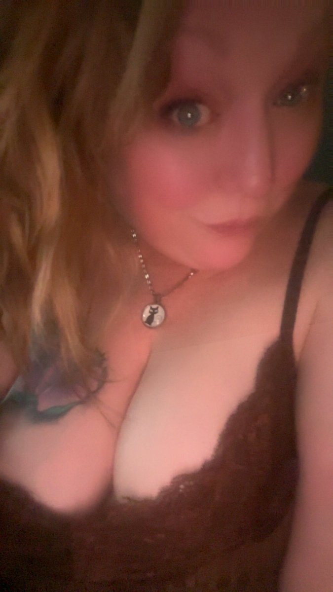 Kellalena tweet media