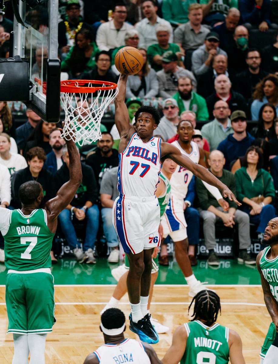 VJ EDGECOMBE TONIGHT:

- 30 points
- 10 rebounds
- 2 assists
- 2 steals
- 12/20 FG
- 6/10 3PT

20 YEARS OLD.