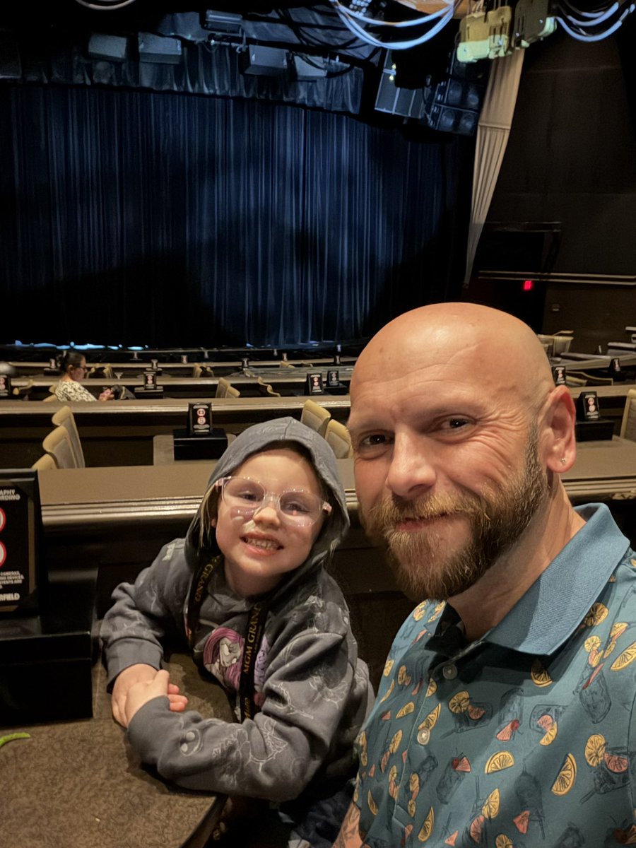 offonthego's tweet photo. Had the chance to take my wife and oldest to see @Copperfield and tonight I get to take my youngest!! Glad I got my entire family to see my childhood hero! Thanks for keeping the magic alive! #offonthego https://t.co/TeXGLlJ7tC