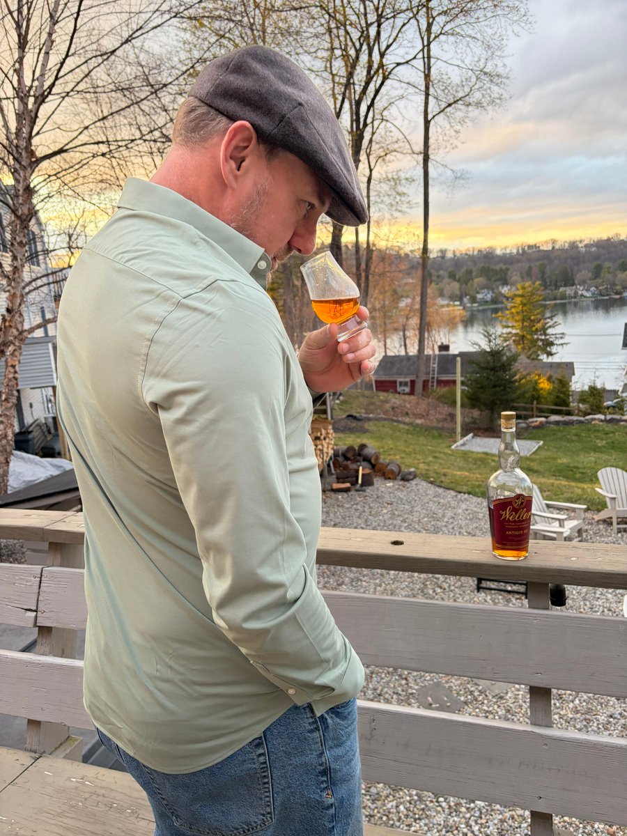 HoneyBarrelHntr's tweet image. Finally got my hands on a bottle of Weller Antique 107 and had to give it a proper feature over on IG. One of those pours I’ve wanted to spend time with for a while.

Full post here: instagram.com/p/DWzvlM0CYWO/

#bourbon #whiskey #WellerAntique107 #BuffaloTrace