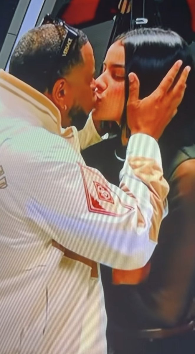 La Fruta a coger o a pegar un herpes en ese reality 😂

#PlanetaAlofoke