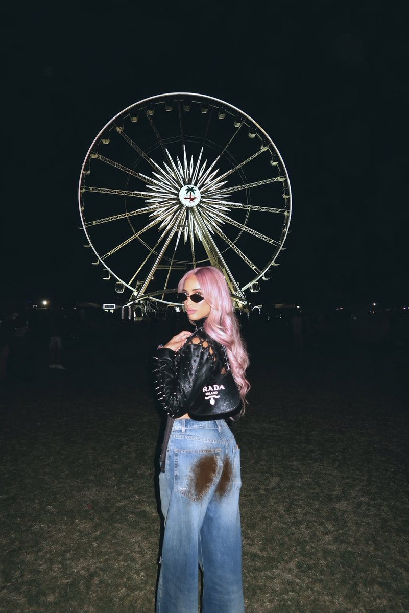 Out House tweet media