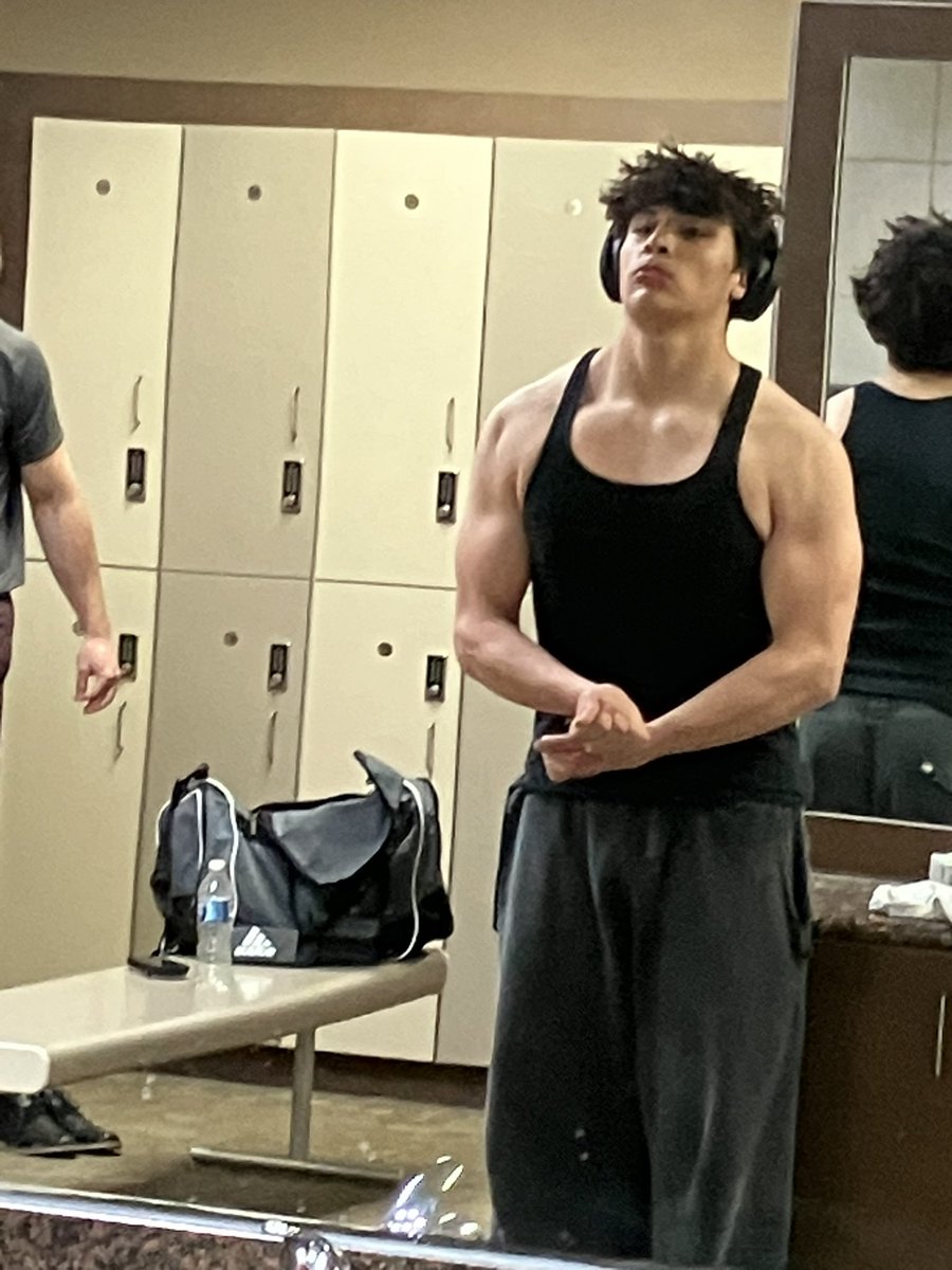connormihelich's tweet photo. Went to a football lifts this morning and still got some work in after school!! Working hard and trying to get better every single chance I get!! @CoachCoreyBell @EthanBrenesFB @kylecbell12 @lohsathletics @DragonPEPP @luc_brian @choachplum @CoachFoster23 @CoachSDugan @CoachdjCheetah @Coach_Lea @KentStFootball @247Sports @AllenTrieu @coachbowdown58 @alexwutangham @Official_CoachA @alex_pallone @CoachBedes @TerrenceIsaac1 @jacobpardonnet @CoachArnoldJR @CoachJayBowden_ @CoachReisert @CasertaGrant @CoachAnnese @RisingStars6