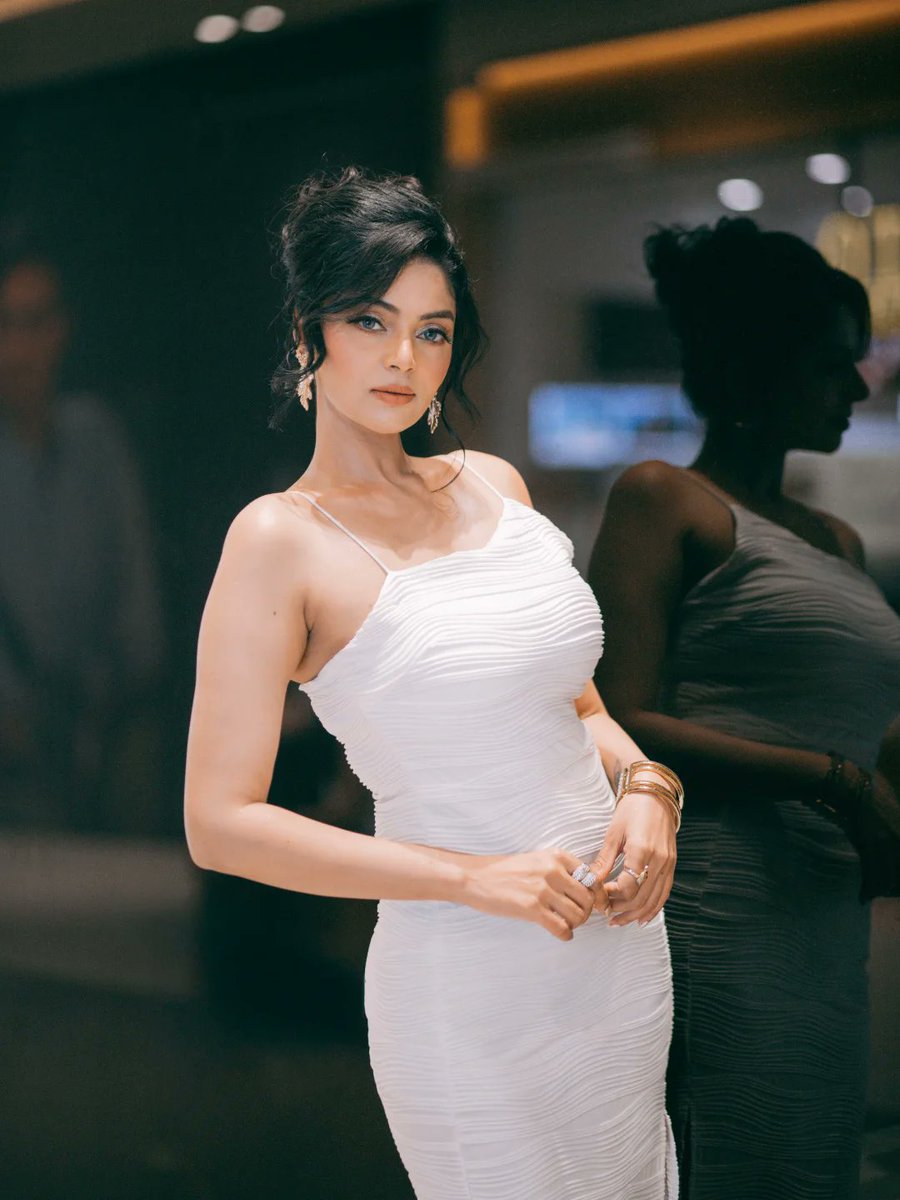 Weekendvibes_'s tweet photo. Sanam Shetty 🤍
#Sanam #SanamShetty https://t.co/uZB7j2etjK