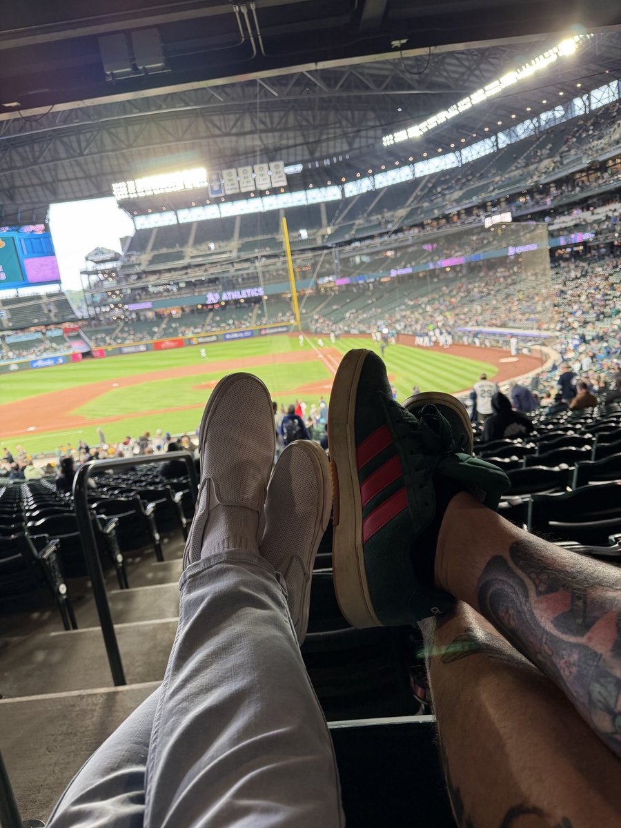 Kalopu's tweet photo. #kicksofthegame @DALLASBRADEN209 https://t.co/m7XVi5Rdx8