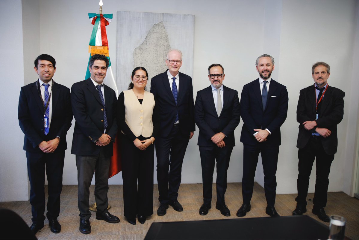 Recibimos <a href="/SRE_mx/">Relaciones Exteriores</a> a <a href="/JohanVibe/">Johan Vibe</a>, Director del Centro Noruego para la Resolución de Conflictos <a href="/NOREFno/">NOREF Norwegian Centre for Conflict Resolution</a>, y a sus colegas Juan Jeannet Arce y a José Maria Aranaz. 

Conversamos sobre cómo fortalecer el  impacto de la <a href="/UN/">United Nations</a> en la prevención y resolución de conflictos, en particular en