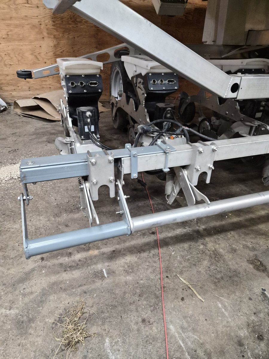 ag_haggerty's tweet photo. Made some modifications to the FarmDroid robot.  Pretty much ready for #plant26. Back to the onion fields for this robot.  Trying for a doubling of seeding speed this year https://t.co/4r99v03j07