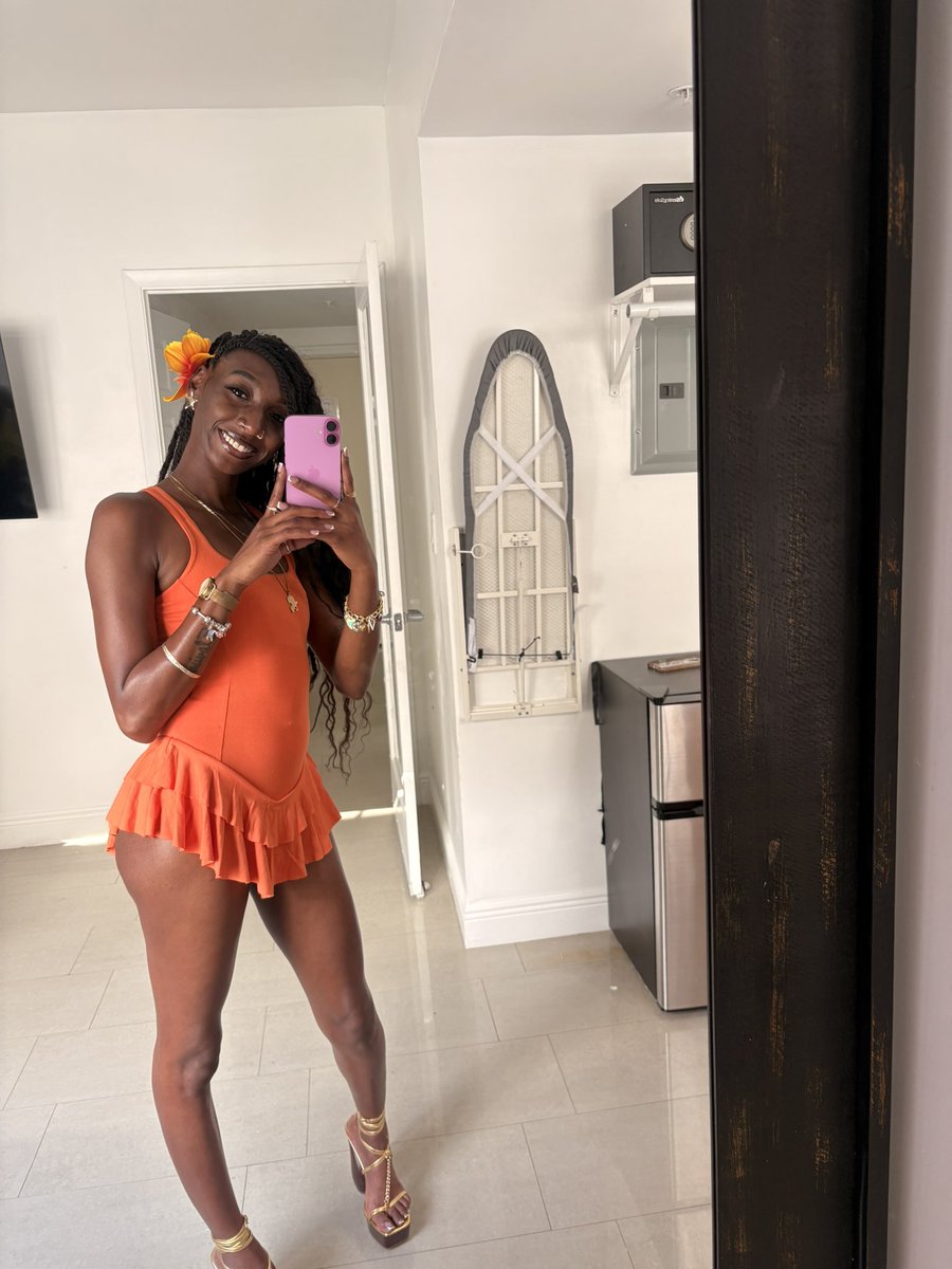 briaaak's tweet photo. 💋 https://t.co/L5NQyvKavK