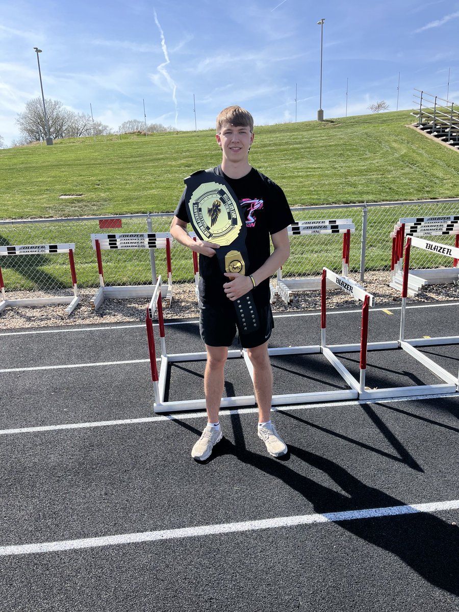 hinton_track's tweet image. Logan Coffee set a PR in the 110 high hurdles.