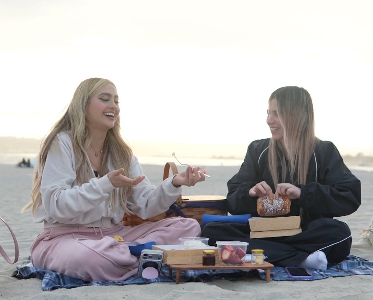 Natalia 🔅 tweet media