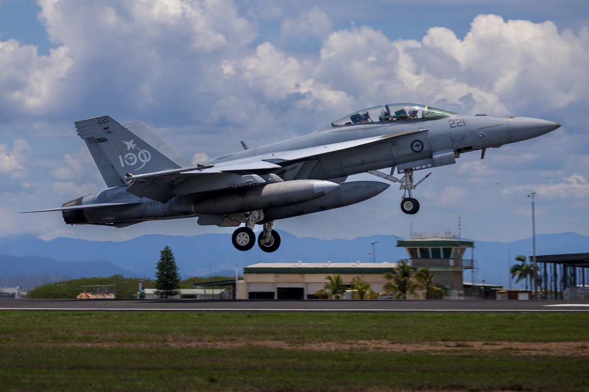 DefenceScience's tweet image. Australia 🇦🇺, Japan 🇯🇵 and the United States 🇺🇸 have signed a new defence science and technology agreement to strengthen composite aircraft materials testing—supporting safer, more resilient military air platforms. ✈️ 

#DefenceScienceandTech #Airpower #Innovation