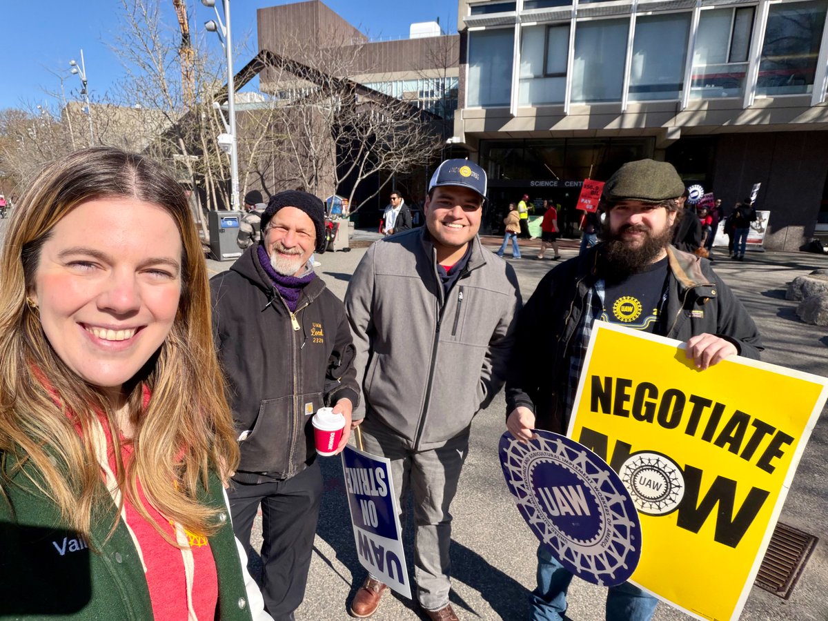 UAWRegion9A's tweet photo. As of today, @hgsuuaw is on strike! Thanks to union siblings from @NOLSW2320, @UAW2322, @32BJSEIU, @UNITEHERE26, @IBEW, and more for joining our members on the picket line... https://t.co/75PIvRVq9g