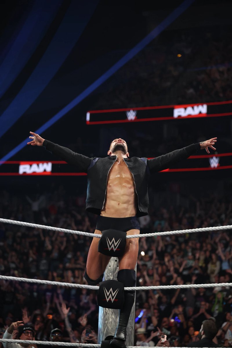 Finn Bálor tweet media