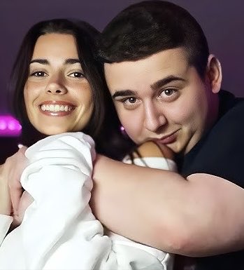 veizau's tweet image. After buying her a new car and a wedding ring, Lacy's girlfriend Darla Claire was EXPOSED for CHEATING on him months later 😳👀