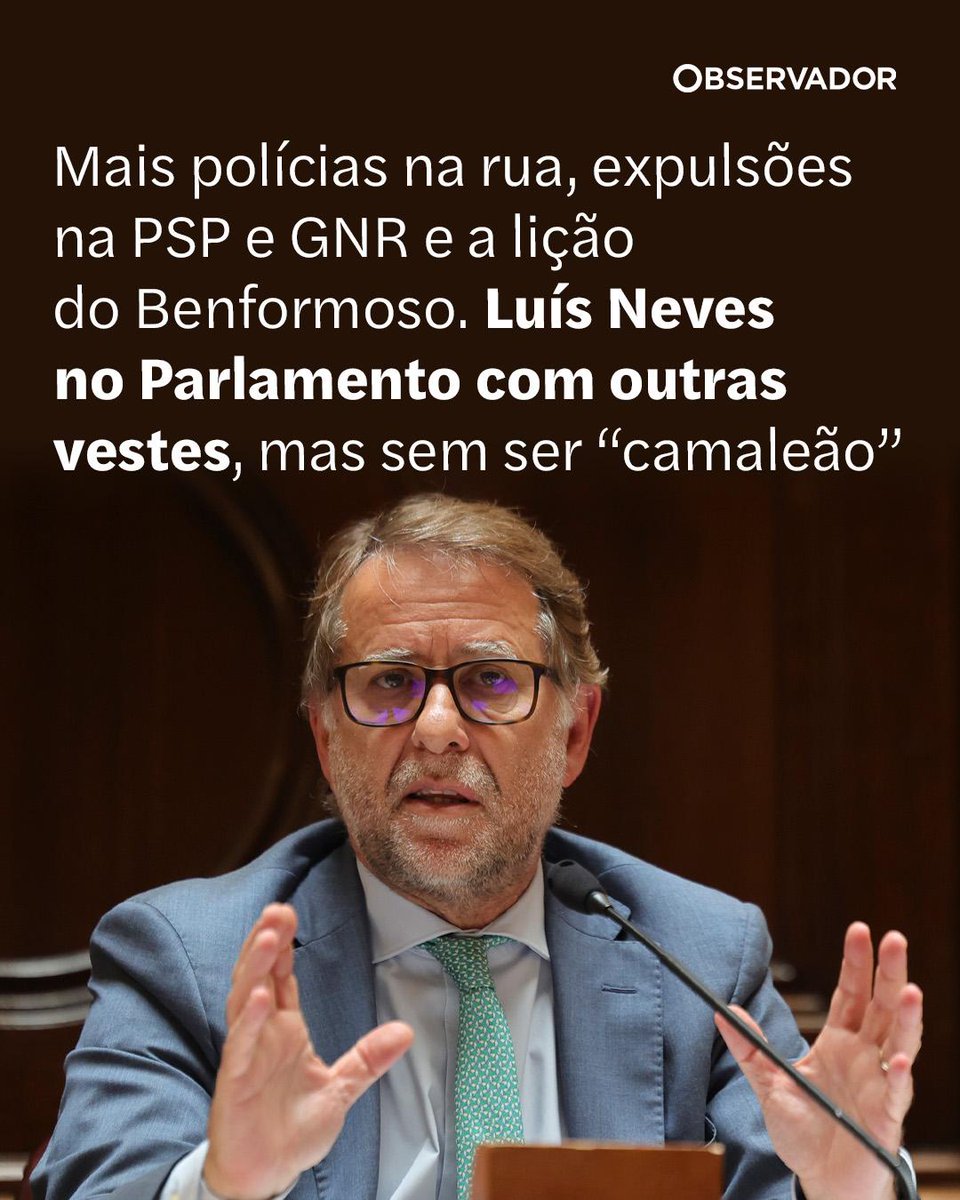 observadorpt's tweet image. Um ano depois, Luís Neves trocou a farda por "outras vestes" e apareceu no Parlamento como ministro. Numa longa audição, prometeu reorganizar a polícia e afastar agentes desviantes.

#MAI #Parlamento #Polícia
