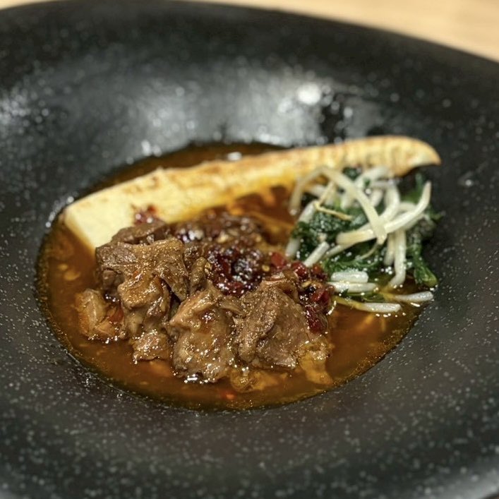 料理は自分との戦い
他の誰かや他のお店と比較したりしない。
ただただ過去の自分を超えに行くだけ。
