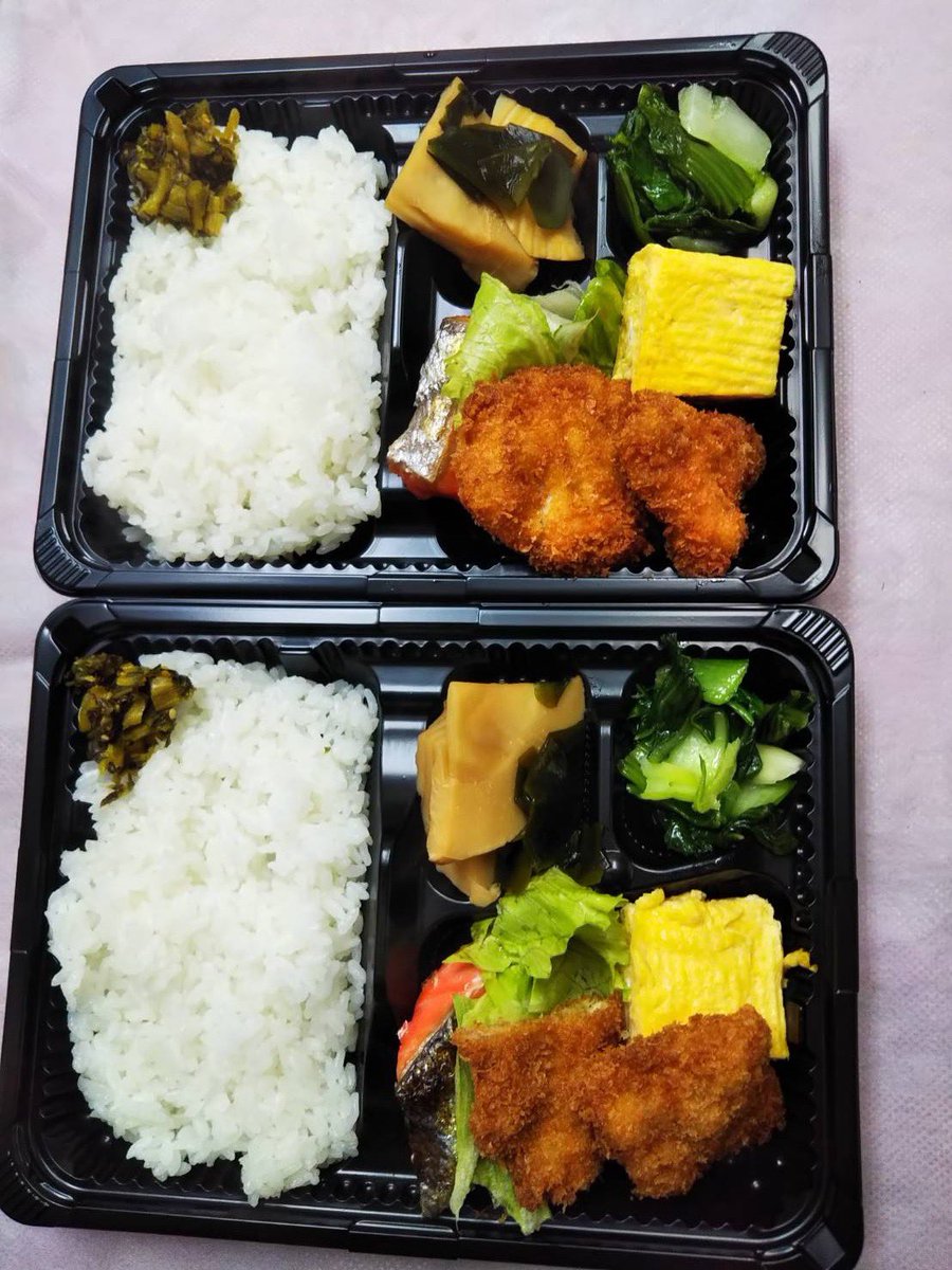 4/22（水）
本日のランチ弁当完成しました！

焼魚
チキンカツ
若竹煮
チンゲン菜ナムル
だし巻き卵

少し早いですが、販売開始(550円税込)
基本ワンオペですので、電話予約の方がスムーズな場合がございます
おかずが売り切れの場合は内容が変更になる事があります
#枚方ランチ
#550円
#幕内弁当