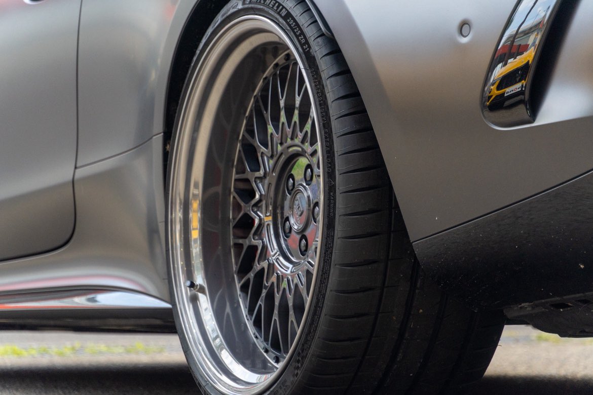 bondchannel tweet media