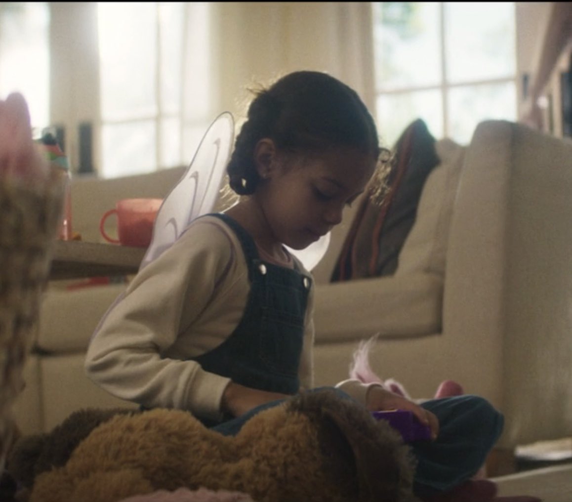 📷 "você é a primeira pessoa com quem eu me imaginei tendo um futuro".

primeira aparição de danielle jones-cage, filha de jessica jones e luke cage, no mcu.