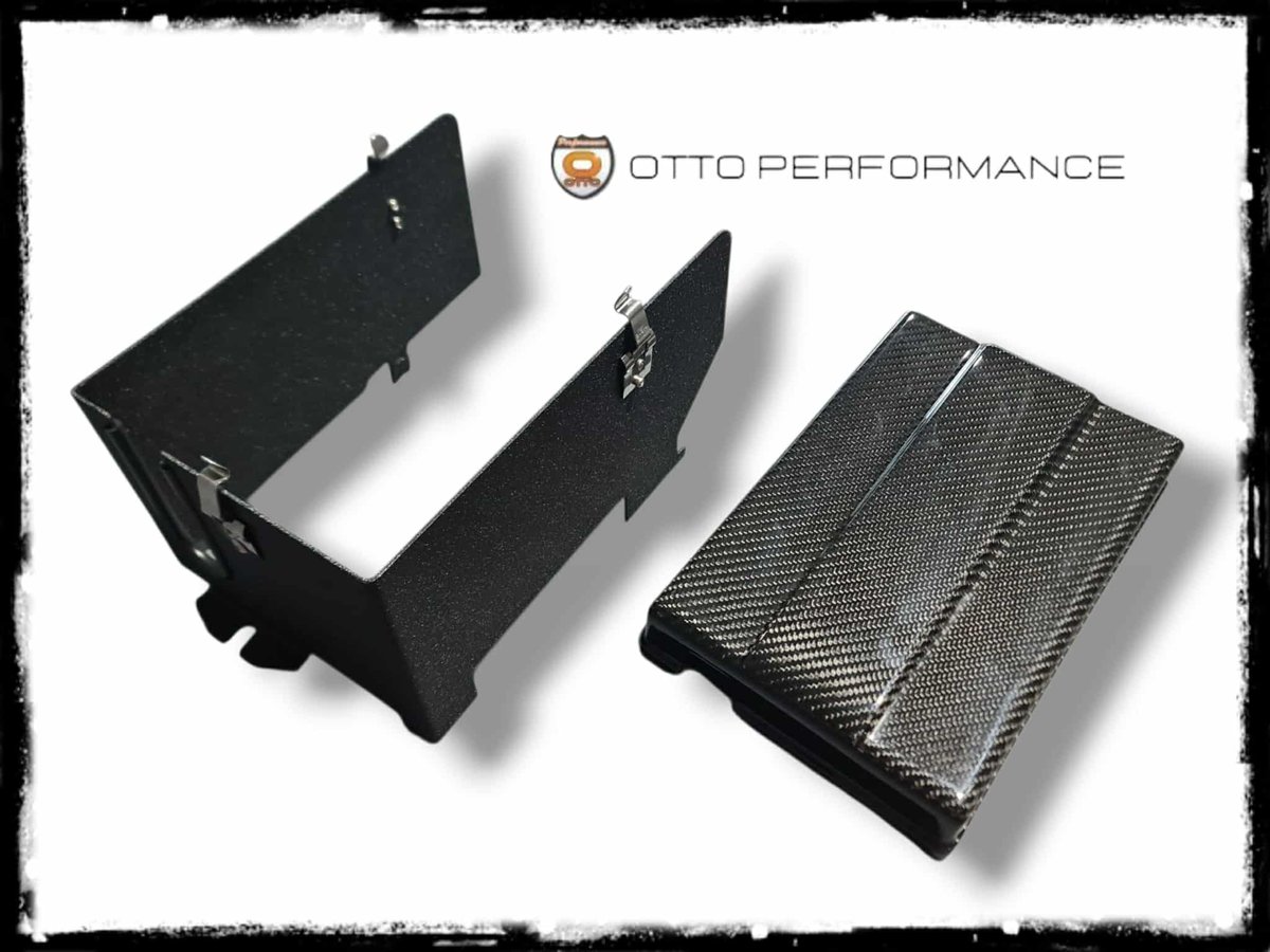 OTTOPerformance's tweet photo. FIBRA DE CARBONO 

KIT DE CAJA DE BATERIA MQB

Caja y tapa de fibra de carbono para batería

PARA: AUDI S3 8V

AUDI TT/TTS MK3

LEON CUPRA MK3/3.5

JETTA GLI MK7

GOLF GTI MK7/7.5/R

Más información en https://t.co/8FlOskLhag https://t.co/85jNq8BhmR