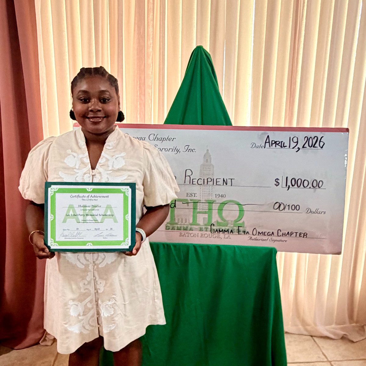 KizzyPayton's tweet photo. A heartfelt thank you to the AKA Gamma Eta Omega Chapter for presenting my niece, Harmoni, with the Lee Ethel Patty Memorial Scholarship. We are truly grateful for the love and support you’ve shown her and the investment in her future. 💗💚

#AKAScholarship #ScholarshipRecipient https://t.co/oZU7KQ95pO