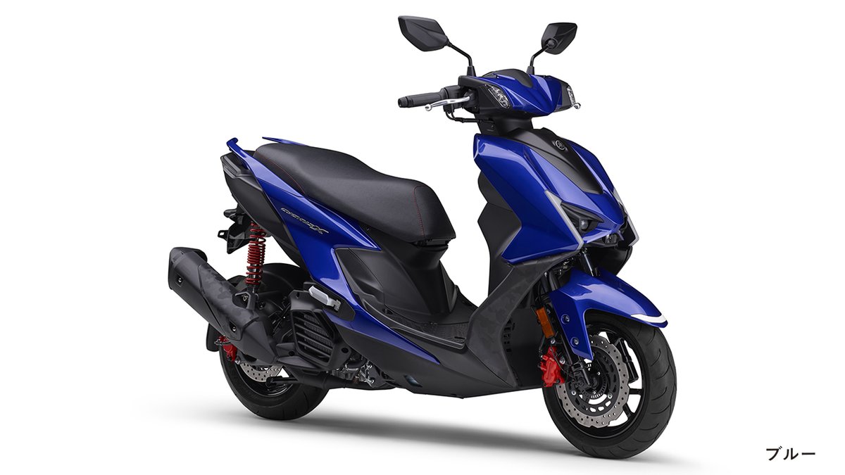 yamaha_bike's tweet photo. 【ニュースリリース】
スタイル一新＆トラコン採用
走りを洗練させた新型「CYGNUS X（シグナス エックス）」
2026年5月22日発売

「スポーティ × 実用性 × 都会的なスタイル」を高次元で融合したモデルへと熟成

【主な特徴】
◎コンパクト＆スポーティな外観
　新開発小型ヘッドランプ採用、スリムなデザイン
◎進化した走行性能
　新フレーム、トラコン、大径ブレーキディスク採用など
◎コミューターとしての実用性と利便性
　約28Lのシート下収納、急速充電対応のUSB Type-Cソケット、推定航続距離表示機能付4.6インチLCDメーターなど

【メーカー希望小売価格】389,400 円（税込）