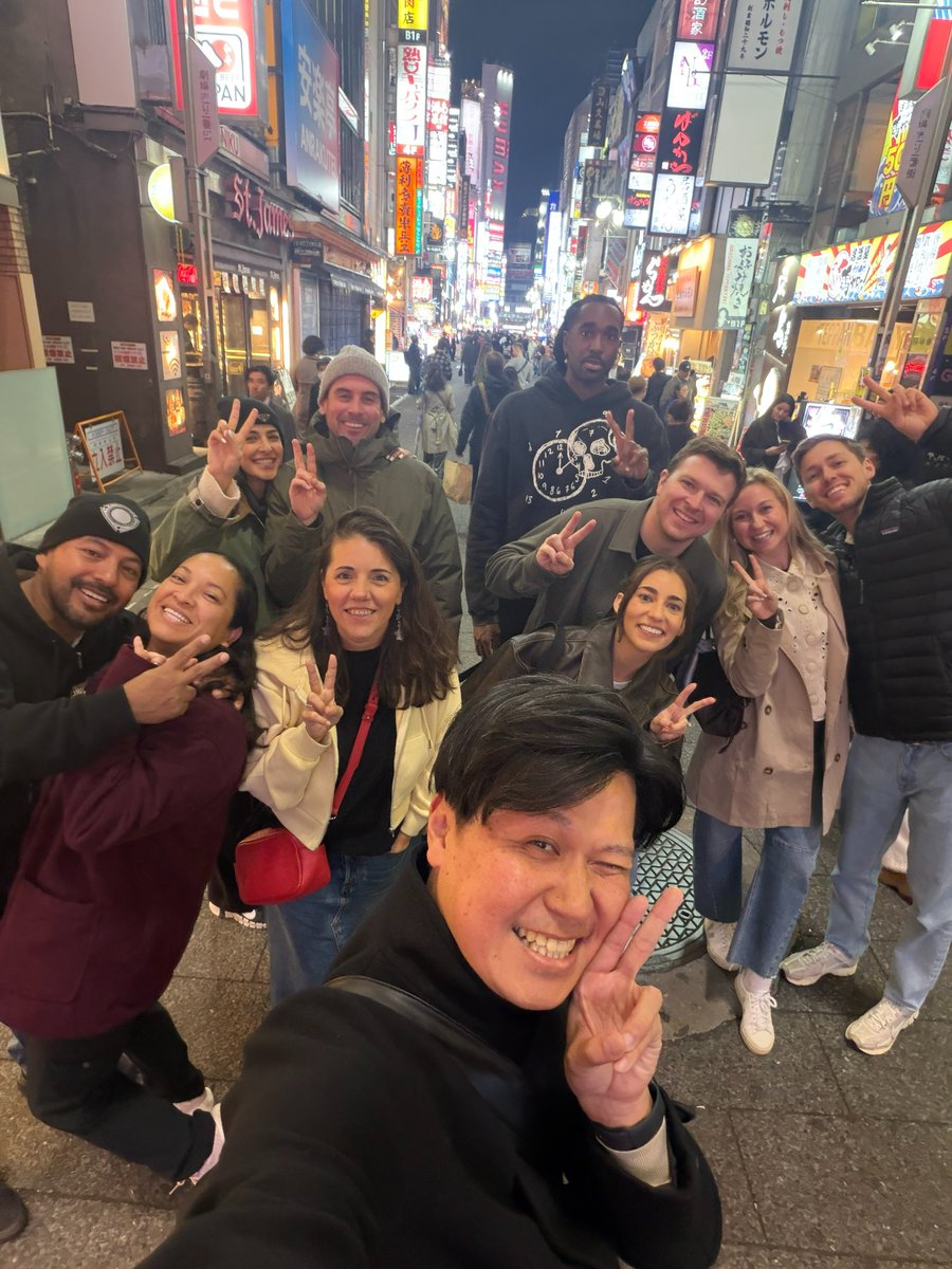JapanLocalExp's tweet photo. Tokyo nights with amazing guests from UK 🇬🇧, Canada 🇨🇦 &amp; USA 🇺🇸✨
Exploring hidden izakayas and local bars in Shinjuku🍻
Experience real Tokyo with us💫

#japanlocalexperience #tokyonight #shinjuku #izakaya #traveljapan #girlswhotravel https://t.co/jF9P8N0Pr1