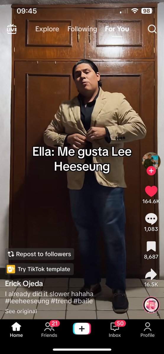 evanmisu's tweet image. i noticed it like 2 weeks ago but heeseung walk is trending on tiktok again😌