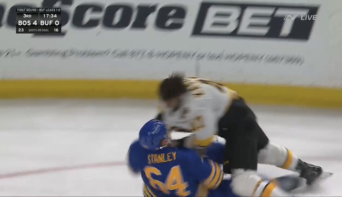 lesbilyan's tweet image. i #love hockey