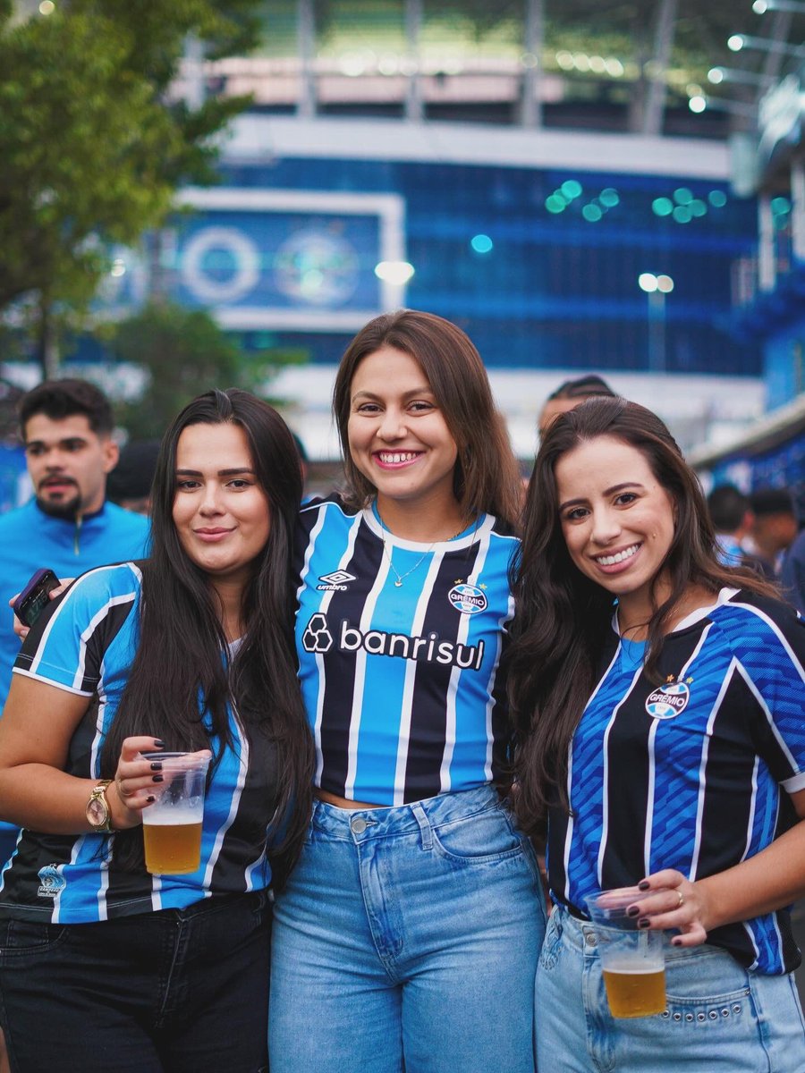 giovanasantosn's tweet photo. O Grêmio e sua gente 💙 https://t.co/wjf31mmPiH