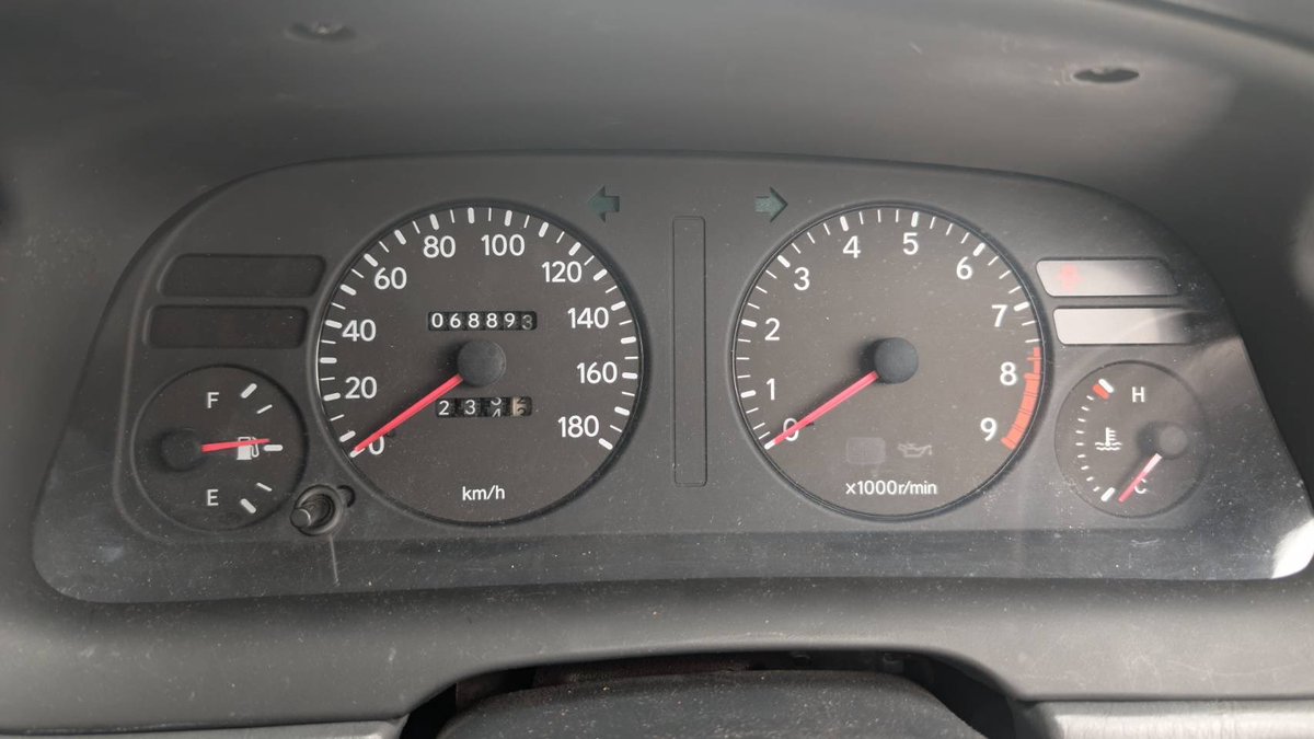 krs4040's tweet photo. 買取車🚗
カローラ　AE101 GT
4AGエンジンの5速MT！
なんと走行6.8万km！(実走行確認済み) https://t.co/5EwvZsG4L7
